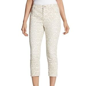 CHICO’S Platinum Beige Tan & White Damask Ikat Printed Cropped Jeans Denim Pants